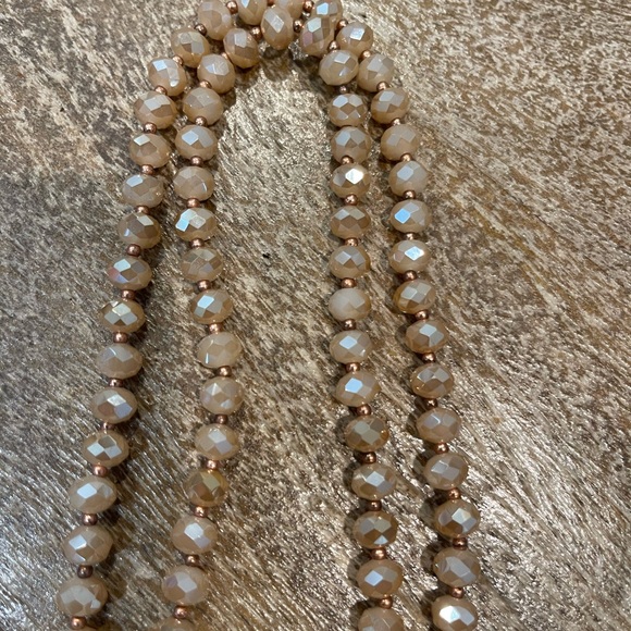 Pretty leopard print and crystal necklace - Picture 2 of 3